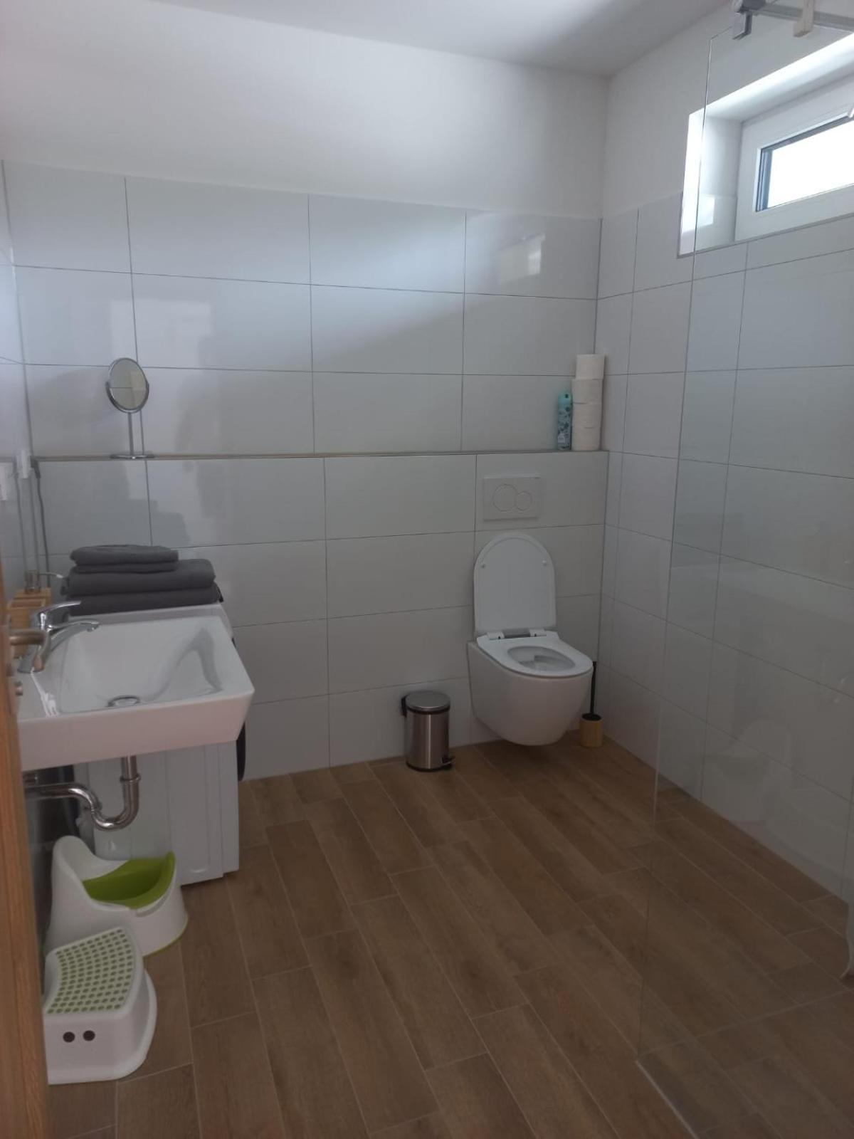 Apartman Violetta Нове-Мєсто-над-Метуї Екстер'єр фото